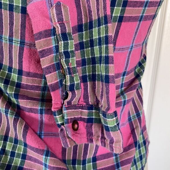 HOLLISTER pink and plaid and green button down shirt size xs - Picture 4 of 6